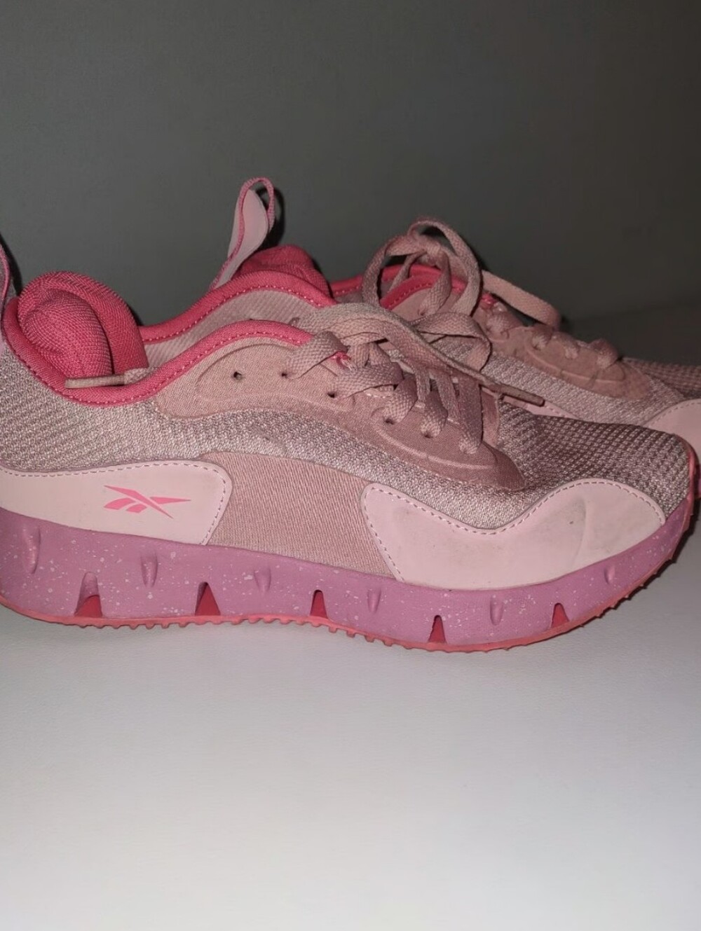 Reebok Zig Kinetica II Girls US 6 Pink Sneakers Like New